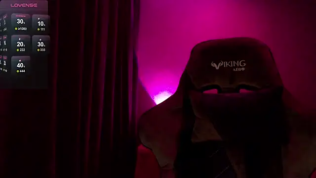 Snapshot of Ohmy_Nora_ chatting on February 19, 2025, 6:44 am Ohmy Nora  online show from February 19, 2025, 6:44 am