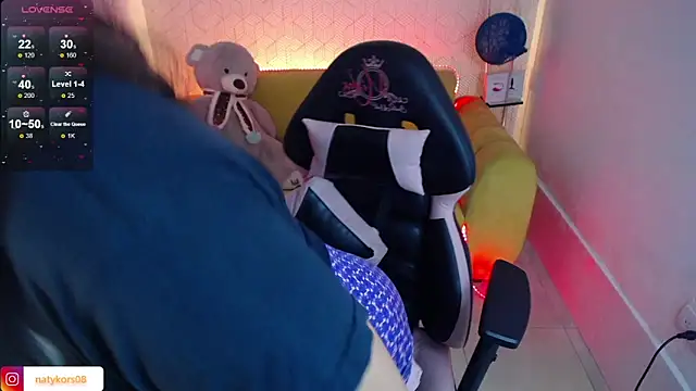 natyk m online show from February 4, 2025, 7:22 pm