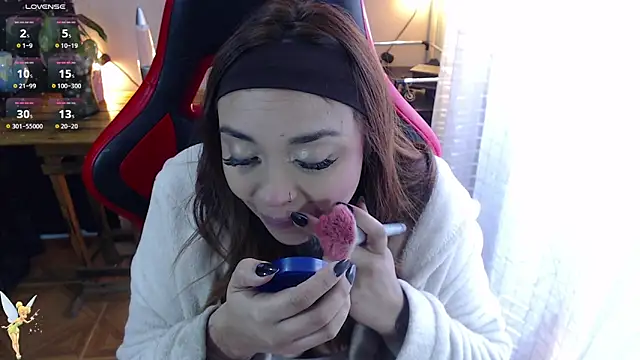 Snapshot of natyk_m chatting on May 12, 2026, 4:37 pm natyk m online show from May 12, 2026, 4:37 pm
