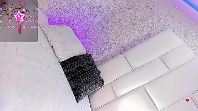 Angeles Busst online show from April 3, 2026, 9:02 pm