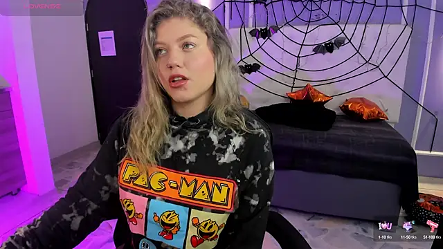 alaia greyy online show from October 17, 2025, 12:52 pm