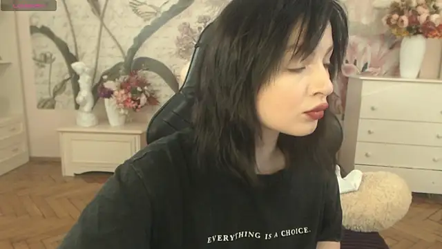 BritneyBarker online show from April 21, 2026, 3:02 am