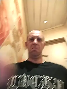 Snapshot of MaxDevilWhite chatting on September 13, 2025, 6:13 am MaxDevilWhite online show from September 13, 2025, 6:13 am