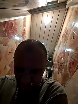 Snapshot of MaxDevilWhite chatting on September 30, 2025, 8:30 am MaxDevilWhite online show from September 30, 2025, 8:30 am