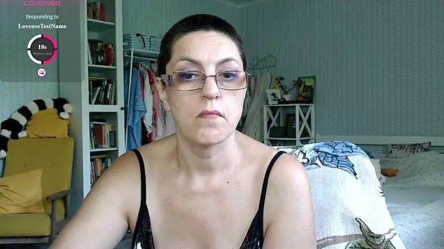 Snapshot of Soffya_Soy chatting on June 14, 2026, 6:48 am Soffya Soy online show from June 14, 2026, 6:48 am