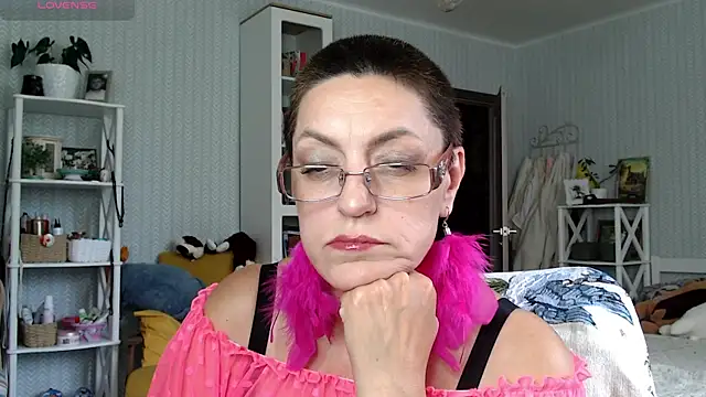 Snapshot of Soffya_Soy chatting on June 16, 2026, 7:33 am Soffya Soy online show from June 16, 2026, 7:33 am