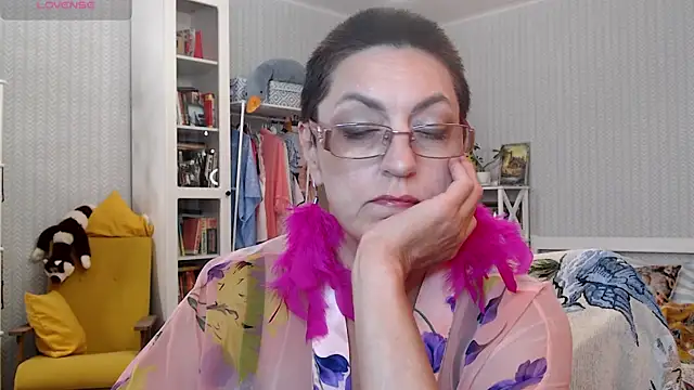 Snapshot of Soffya_Soy chatting on June 27, 2026, 4:01 pm Soffya Soy online show from June 27, 2026, 4:01 pm