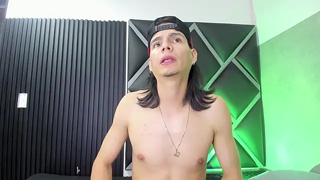 Martshall09 online show from October 29, 2025, 9:05 pm