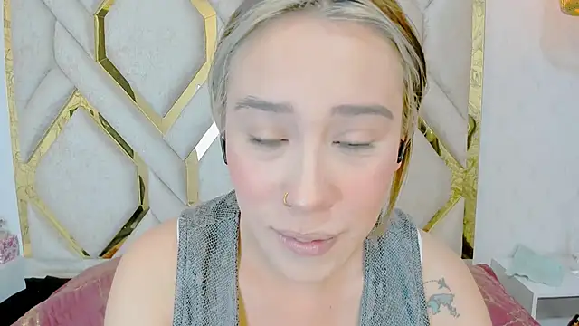 Lannajansen online show from February 8, 2025, 1:33 pm