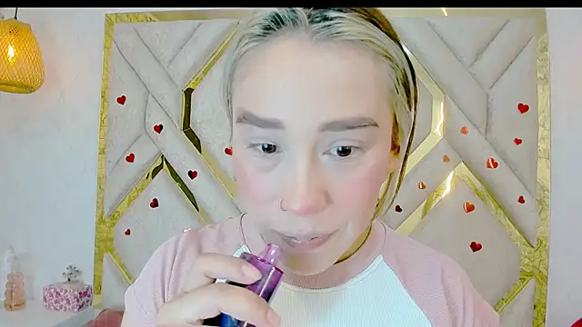 Lannajansen online show from February 17, 2025, 1:32 pm