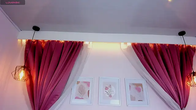 Lannajansen online show from April 15, 2026, 2:24 pm