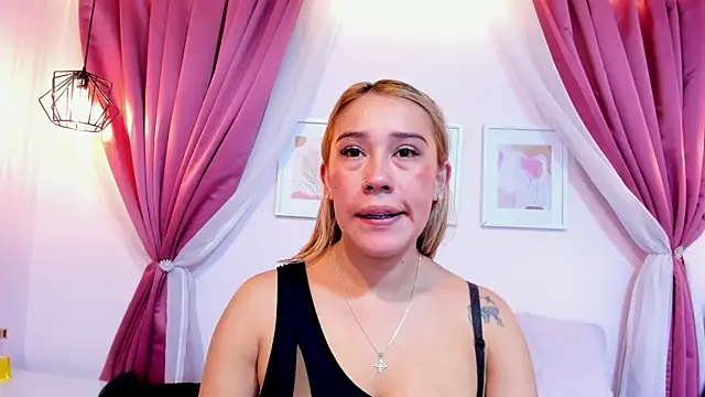 Lannajansen online show from April 20, 2026, 1:36 pm