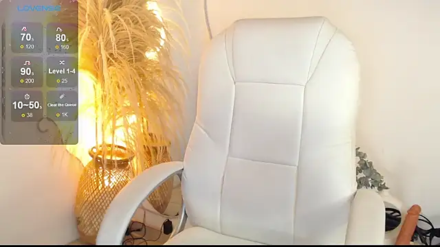 Sofi BBW online show from June 5, 2026, 12:55 pm