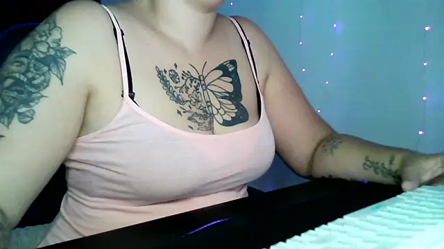 bunnyfox420 online show from September 12, 2025, 4:51 pm