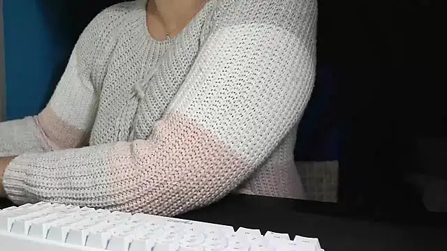 bunnyfox420 online show from November 16, 2025, 7:08 pm