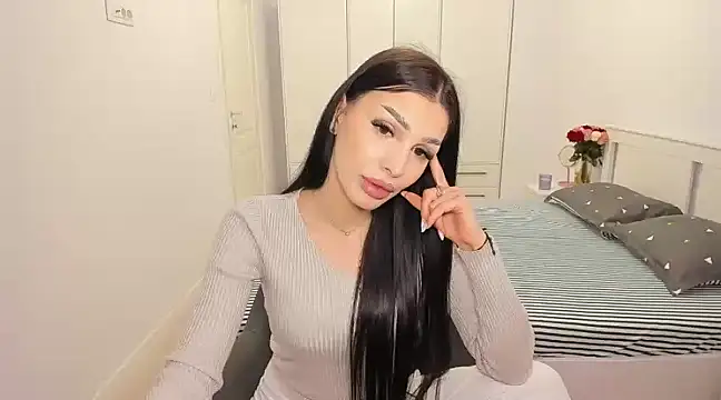 HelenShawn online show from February 18, 2025, 1:32 am