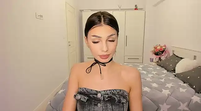 HelenShawn online show from February 25, 2025, 9:46 pm