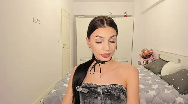 HelenShawn online show from February 26, 2025, 1:53 am