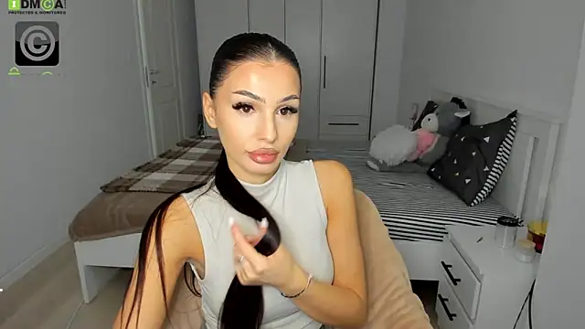 HelenShawn online show from November 12, 2025, 9:36 pm