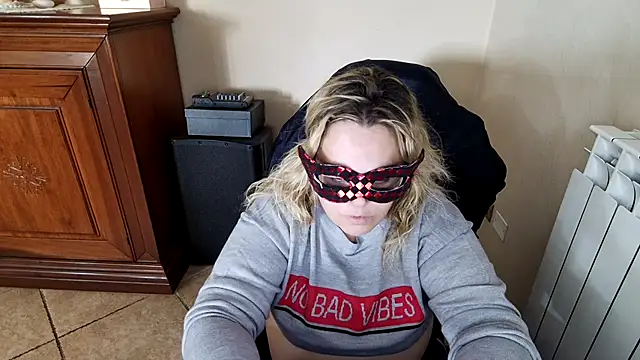 topina8 online show from March 14, 2025, 10:50 am