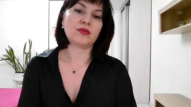 Victoria Glam online show from November 2, 2025, 6:43 pm