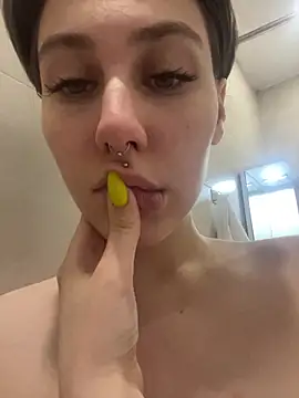 Molli Luv online show from December 4, 2025, 7:17 am