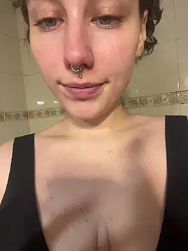 Molli Luv online show from January 18, 2026, 2:21 pm