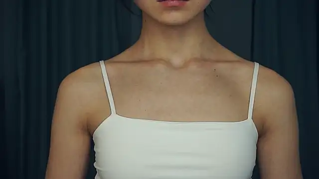 VeronaCritchlow online show from March 5, 2025, 7:38 am