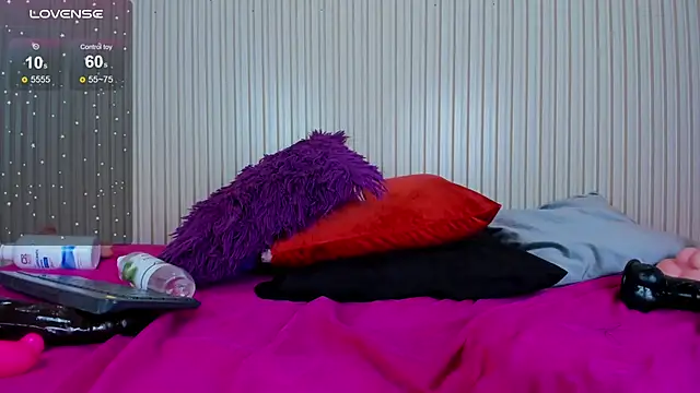 Snapshot of Madeline_Cooper08 chatting on February 21, 2025, 10:37 pm Madeline Cooper08 online show from February 21, 2025, 10:37 pm