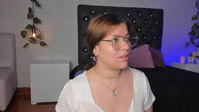 Hannah Jonhson online show from January 25, 2025, 1:08 pm