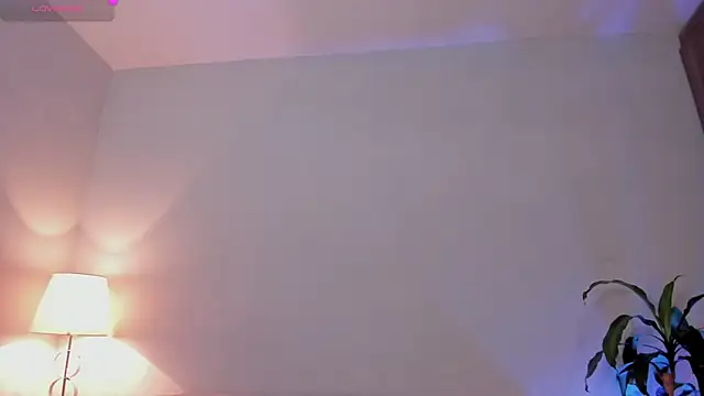 Hannah Jonhson online show from April 27, 2026, 8:07 pm