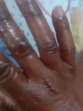 Snapshot of mhmia chatting on April 3, 2026, 3:43 pm mhmia online show from April 3, 2026, 3:43 pm