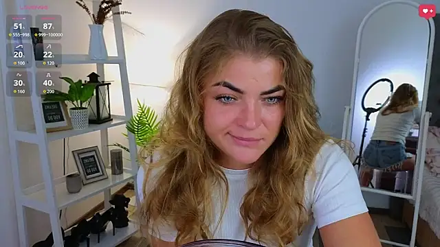 Donna Sun online show from September 14, 2025, 4:33 am