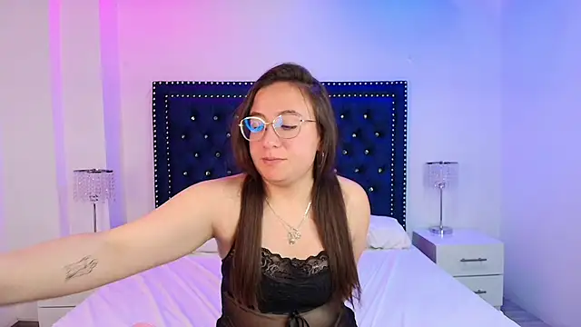 Lilyy evans online show from February 21, 2025, 10:07 am