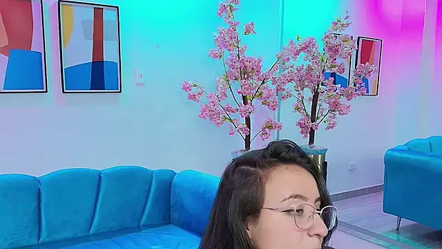 Lilyy evans online show from March 8, 2025, 10:00 am