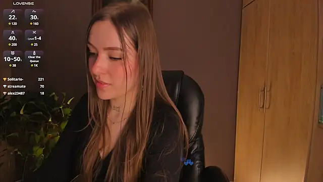 Snapshot of eilynxx chatting on February 13, 2025, 1:50 am eilynxx online show from February 13, 2025, 1:50 am