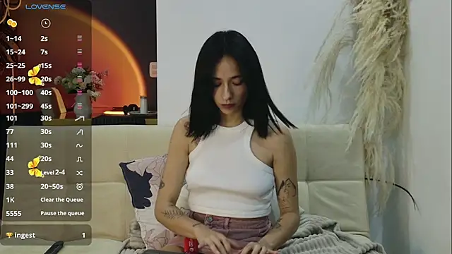 GerberaBlooms77 online show from February 16, 2025, 11:48 pm