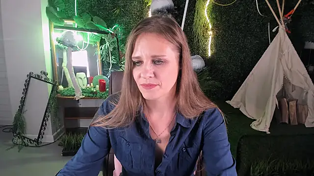 EmiliaBedy online show from February 5, 2025, 3:20 pm