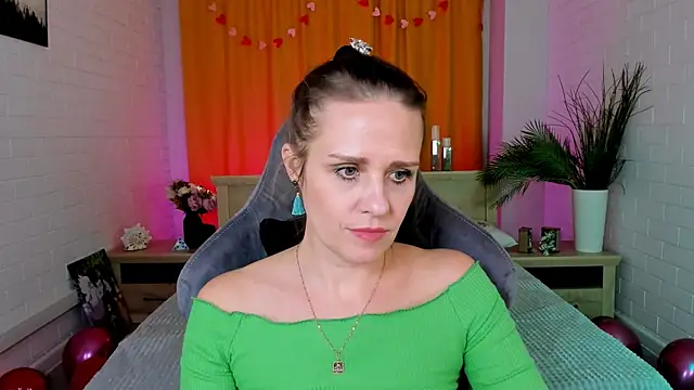 EmiliaBedy online show from February 10, 2025, 3:42 pm