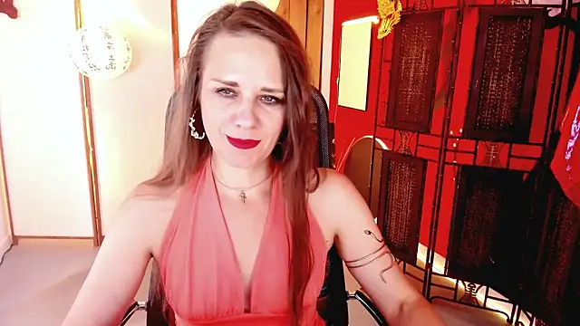 Snapshot of EmiliaBedy chatting on June 16, 2026, 9:23 am EmiliaBedy online show from June 16, 2026, 9:23 am
