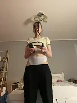 bunnythetailor online show from February 18, 2025, 2:38 am