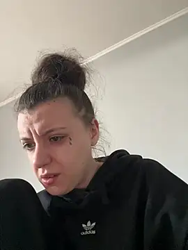 bunnythetailor online show from February 16, 2026, 10:44 am