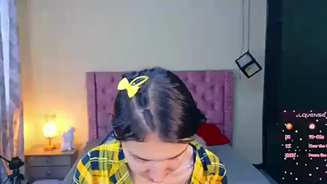 Sofii cutee online show from February 12, 2026, 1:06 pm