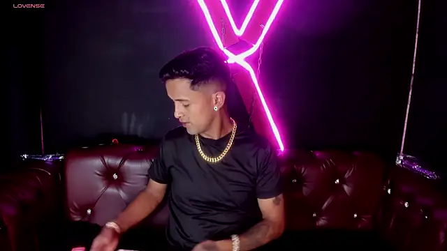 Nikki and Mayk online show from February 16, 2025, 2:31 am