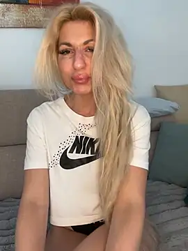 Snapshot of BabyBell69 chatting on March 6, 2025, 3:35 pm BabyBell69 online show from March 6, 2025, 3:35 pm