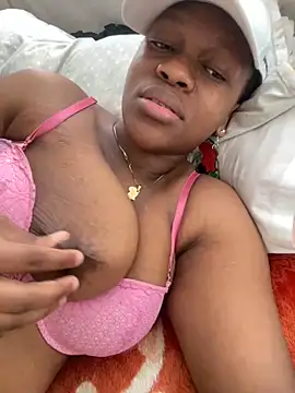 Boneca25 online show from February 16, 2025, 2:10 pm