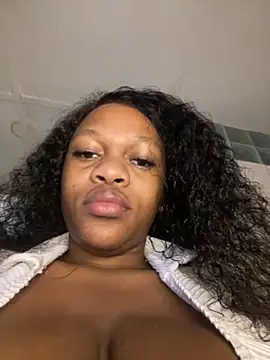 Boneca25 online show from October 17, 2025, 6:27 am