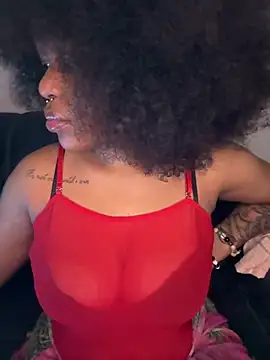 Boneca25 online show from June 1, 2026, 5:14 pm