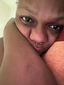 Boneca25 online show from June 2, 2026, 10:06 am