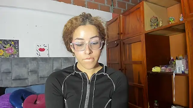 Isangel  online show from September 23, 2025, 7:11 am